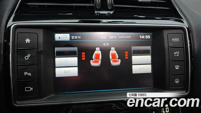 Jaguar XE 2016 — фото 18