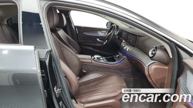 Mercedes-Benz CLS-Class 2019 — фото 16
