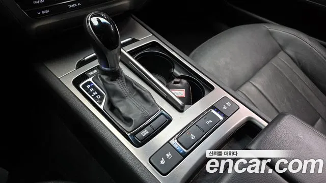 Hyundai Genesis 2015 — фото 12