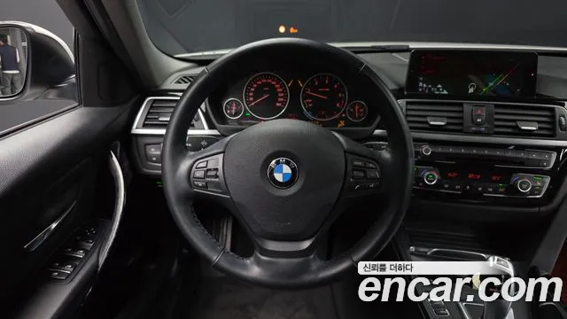 BMW 3-Series 2018 — фото 13