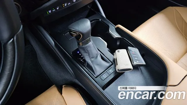 Lexus ES 2023 — фото 12