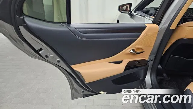Lexus ES 2023 — фото 15