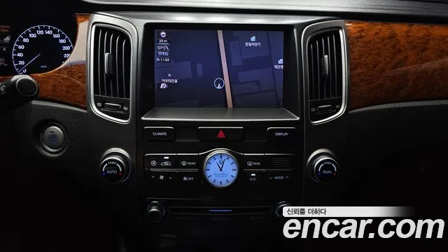 Hyundai Equus 2012 — фото 14