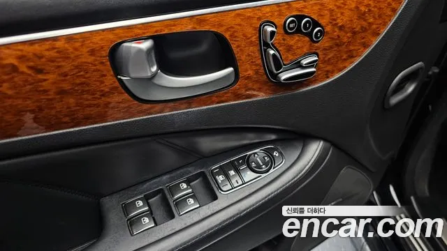 Hyundai Equus 2012 — фото 17