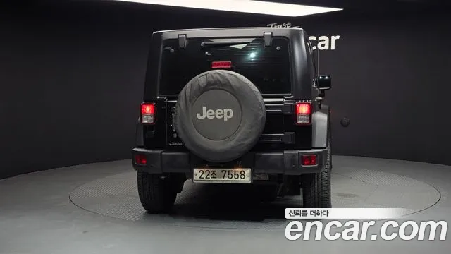 Jeep Wrangler 2012 — фото 4