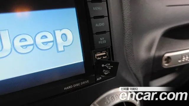 Jeep Wrangler 2012 — фото 16