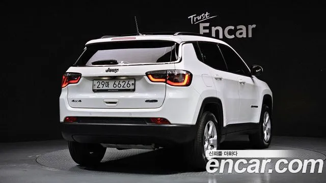 Jeep Compass 2018 — фото 2