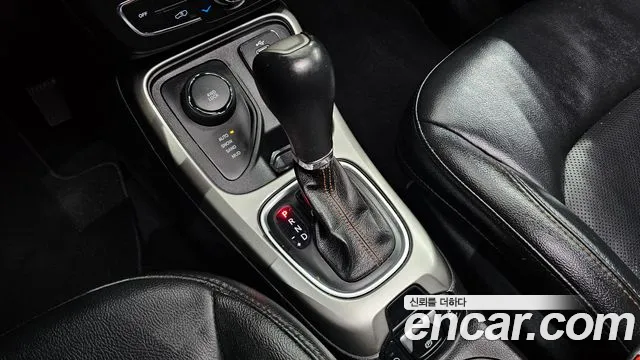 Jeep Compass 2018 — фото 12