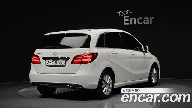 Mercedes-Benz B-Class 2017 — фото 2