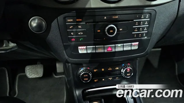 Mercedes-Benz B-Class 2017 — фото 17