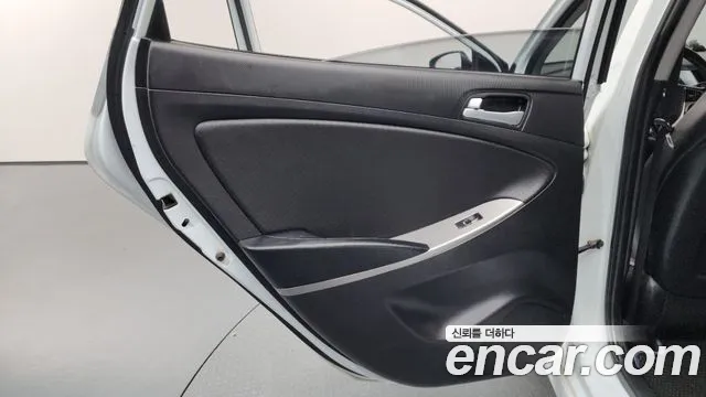 Hyundai Accent 2016 — фото 15