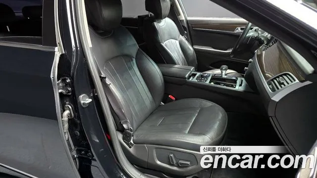Genesis G80 2017 — фото 16