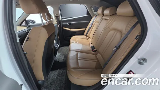 Hyundai Sonata 2020 — фото 16