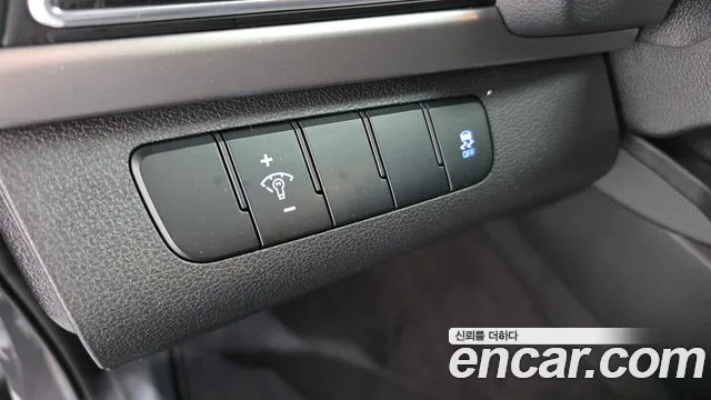 Hyundai AVANTE 2016 — фото 13