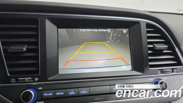 Hyundai AVANTE 2016 — фото 16