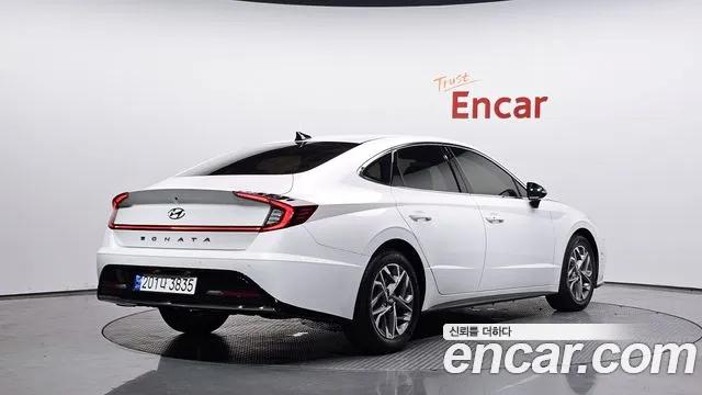 Hyundai Sonata 2022 — фото 1