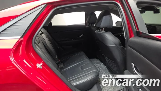 Hyundai AVANTE 2023 — фото 16