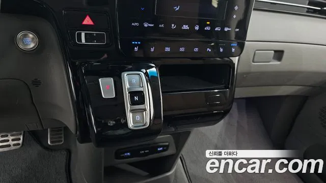 Hyundai Staria 2024 — фото 12