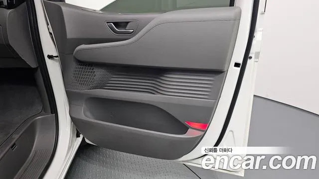 Hyundai Staria 2024 — фото 15