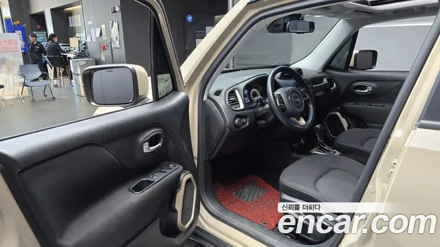Jeep Renegade 2016 — фото 10