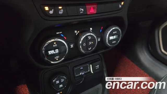 Jeep Renegade 2016 — фото 17