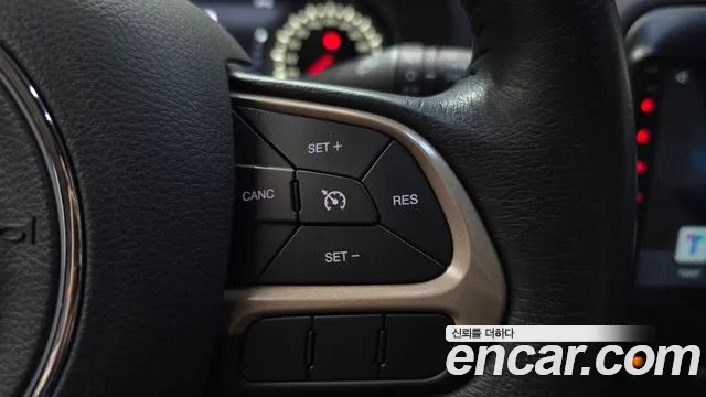 Jeep Renegade 2016 — фото 20