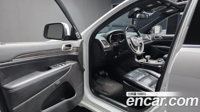 Jeep Cherokee 2015 — фото 10