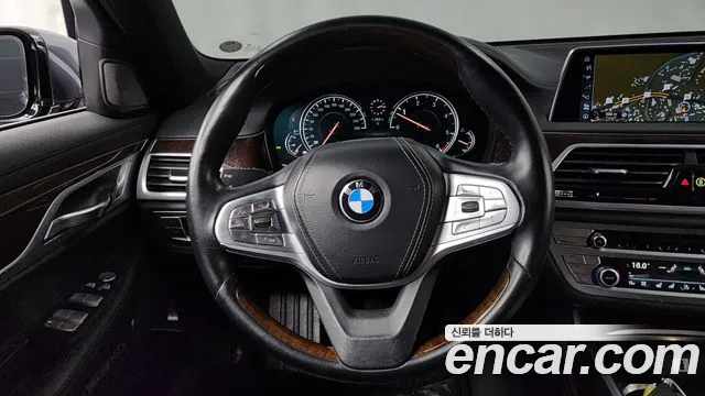 BMW 7-Series 2016 — фото 13