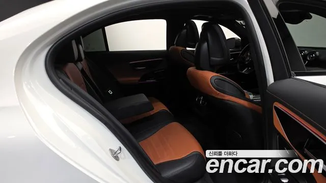 Mercedes-Benz C-Class 2023 — фото 17