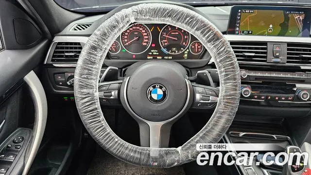BMW 3-Series 2018 — фото 19