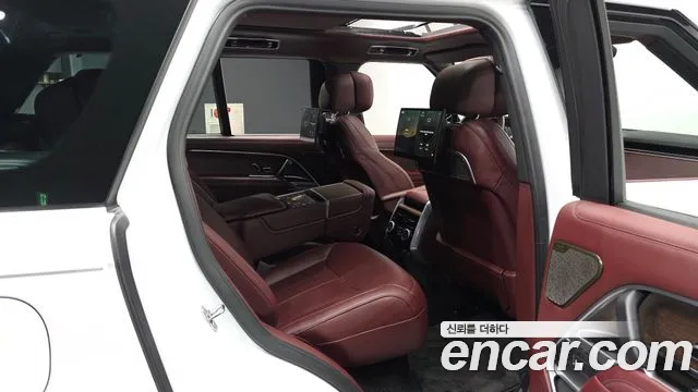 Land Rover Range Rover 2025 — фото 12