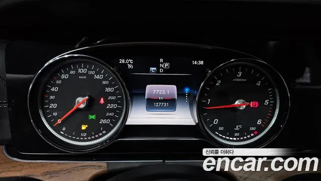 Mercedes-Benz E-Class 2019 — фото 11