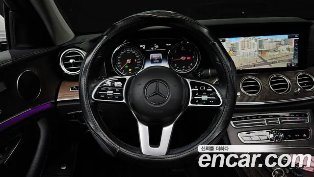 Mercedes-Benz E-Class 2019 — фото 19