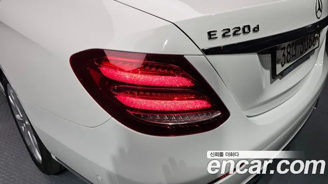 Mercedes-Benz E-Class 2019 — фото 9