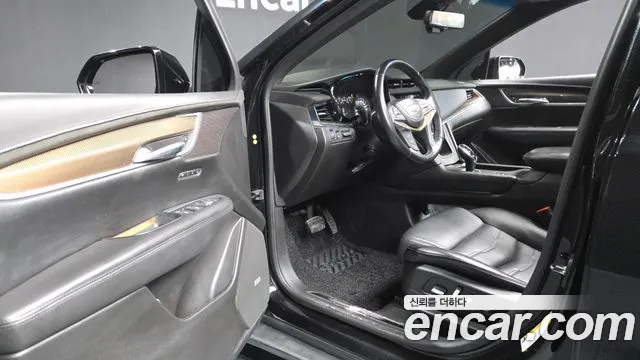 Cadillac XT5 2019 — фото 12