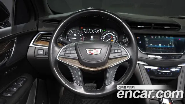 Cadillac XT5 2019 — фото 18