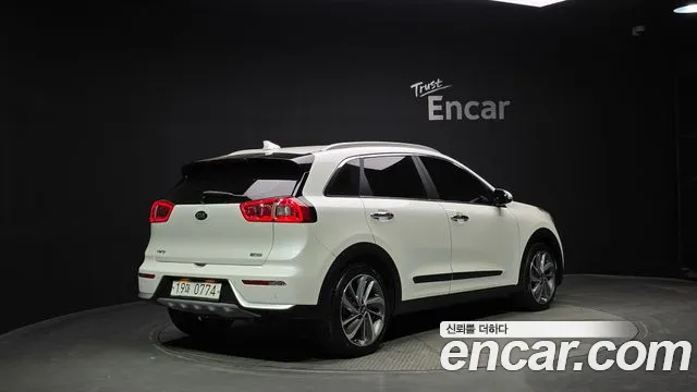 Kia Niro 2017 — фото 2