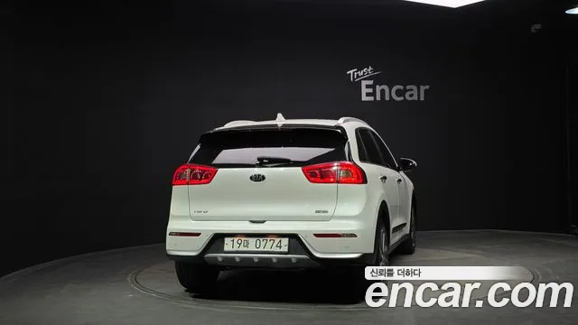 Kia Niro 2017 — фото 4