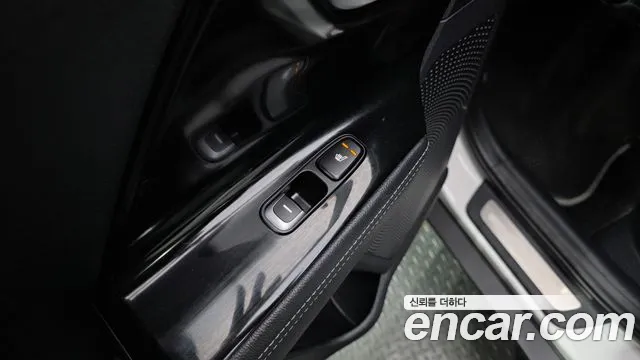 Kia Niro 2017 — фото 18