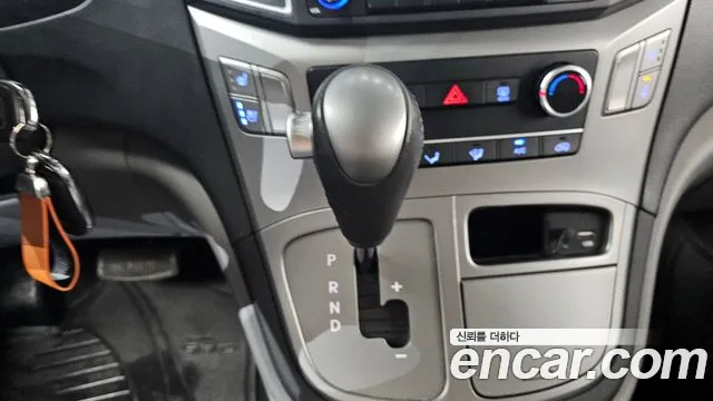 Hyundai Starex 2018 — фото 9