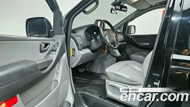 Hyundai Starex 2018 — фото 10
