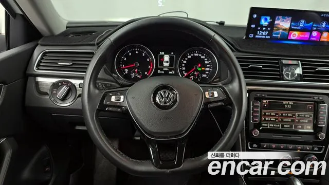 Volkswagen Passat 2018 — фото 19