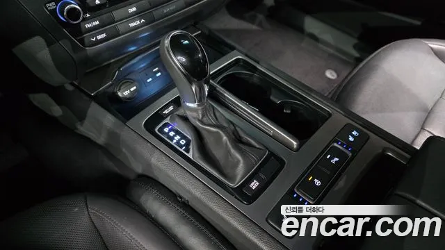 Hyundai Genesis 2014 — фото 12