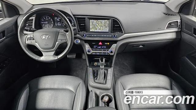 Hyundai AVANTE 2017 — фото 7