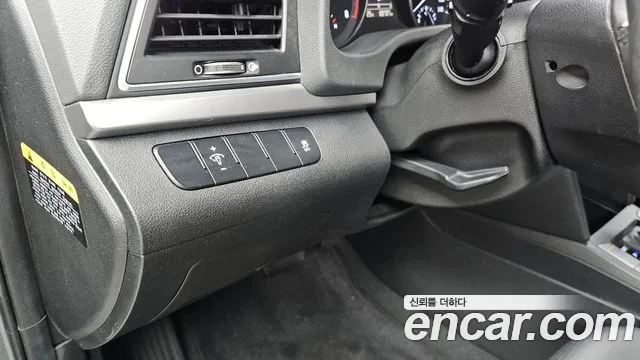 Hyundai AVANTE 2017 — фото 15