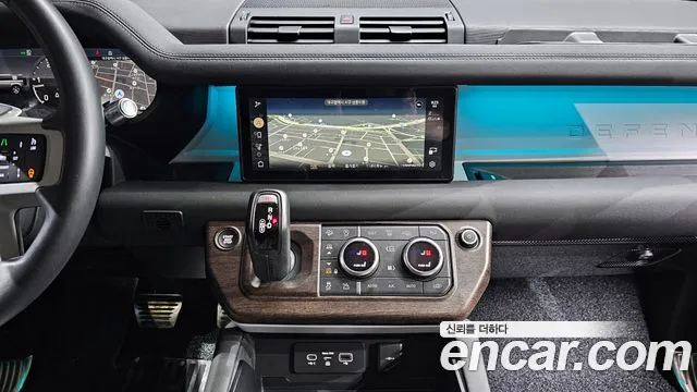 Land Rover Defender 2020 — фото 13