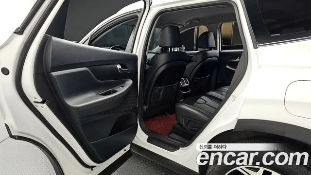 Hyundai Santafe 2019 — фото 18