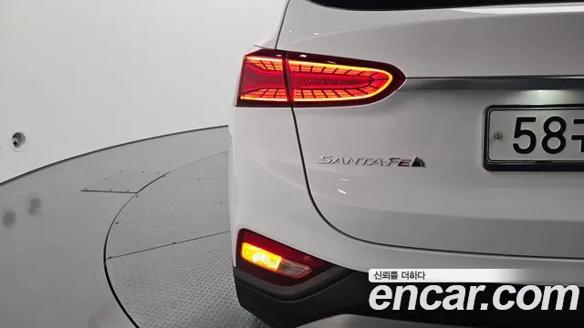 Hyundai Santafe 2019 — фото 9
