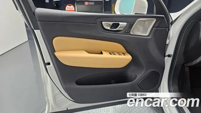 Volvo XC60 2024 — фото 14