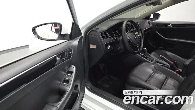 Volkswagen Jetta 2015 — фото 10
